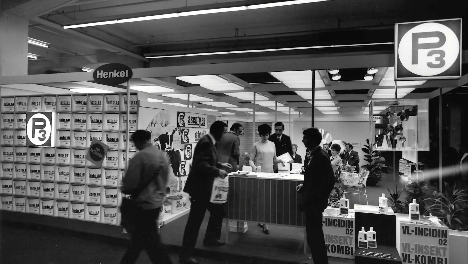 A well-attended trade fair stand of the industrial cleaner P3.