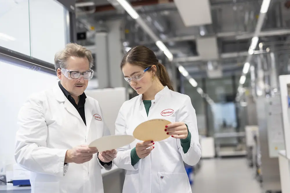 
From recyclable pressure-sensitive adhesives to the in-house Henkel Packaging recyclab: At Labelexpo Europe 2025 in Barcelona, Henkel Adhesive Technologies will be demonstrating how companies can use modern adhesive technologies to comply with the requirements of the EU packaging regulation PPWR and actively shape future-proof packaging design. 